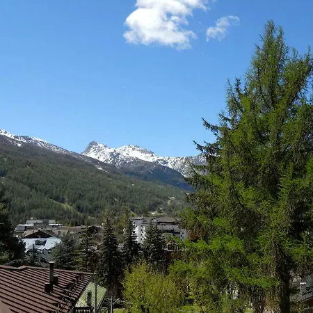 Con Vista Sulle Alpi Appartement Bardonnèche